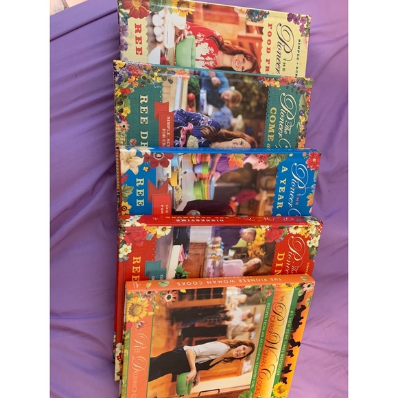 Five Pioneer woman cookbook‘s